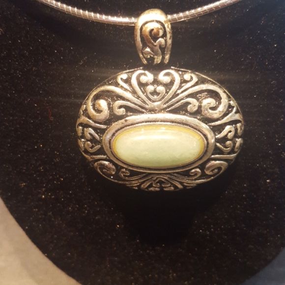 Silver Pendant & Matching Earrings - Picture 3 of 5